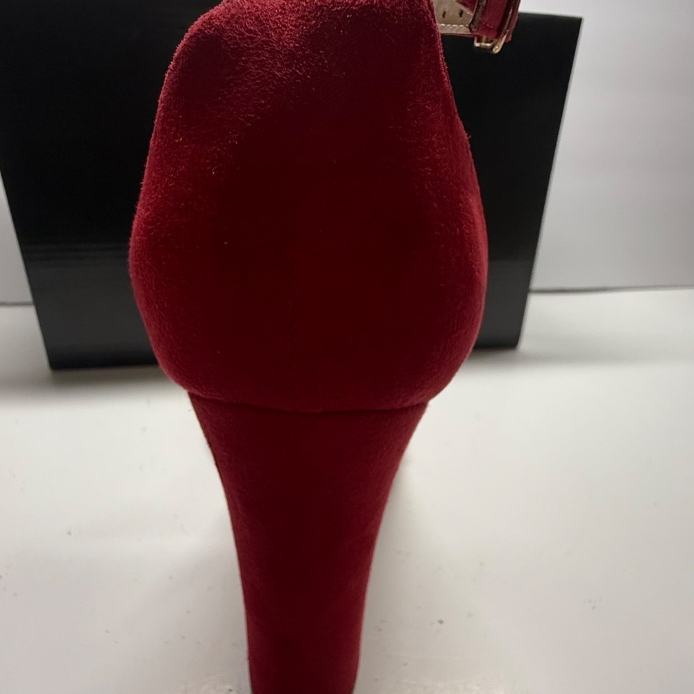 Red 4.5” block heels - Picture 3 of 8